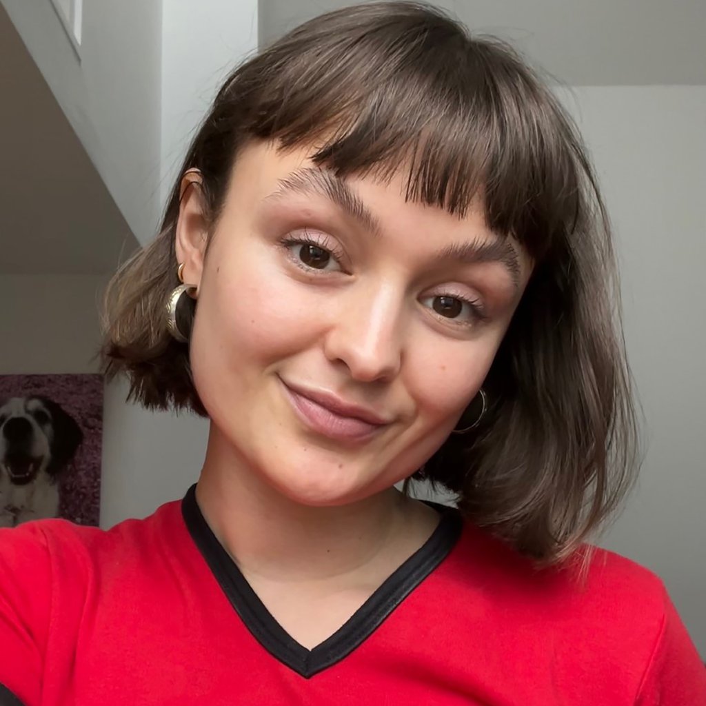 Jasmine braves the shave for Meningitis Now